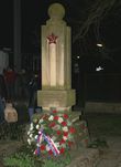 Památník obětem 2. světové války (v parku ZŠ)